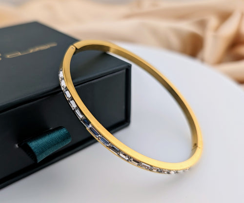 Gold and Zircon Clasp Bracelet